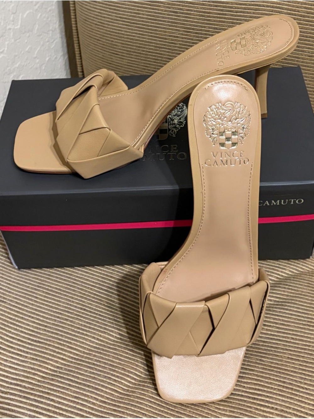 NWT Vince Camuto Endonta Pintucked Nappa Leather Strap Sandal - Sizes 7 & 8.5